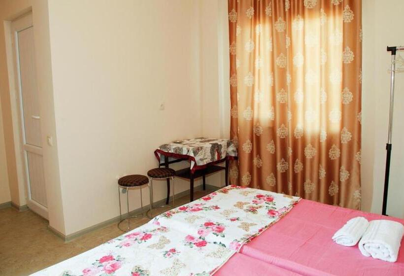 اتاق استاندارد سه تخته با بالکن, Summer Story