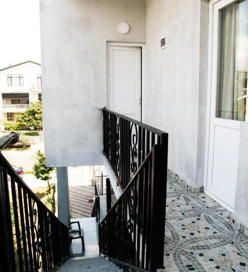 اتاق استاندارد سه نفره, Summer Story