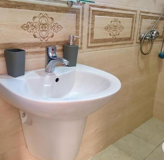 اتاق استاندارد سه نفره, Summer Story