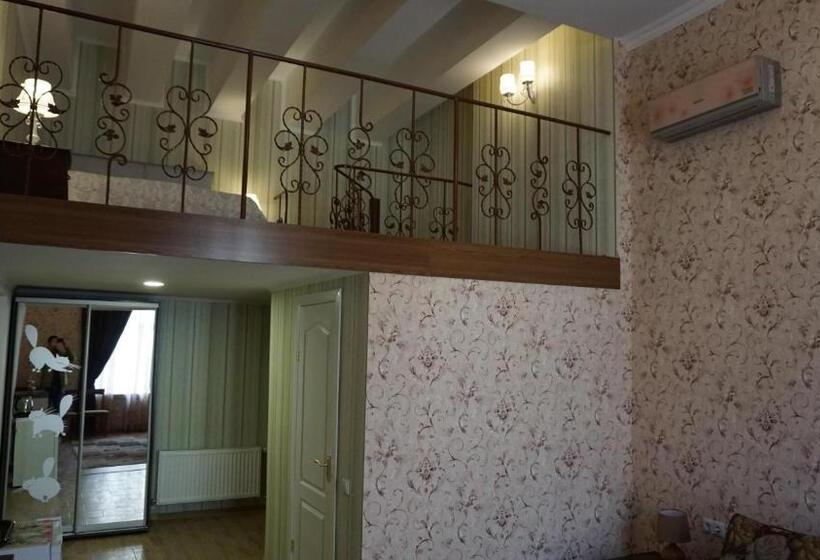 سوییت دوبلکس, Happy Cat