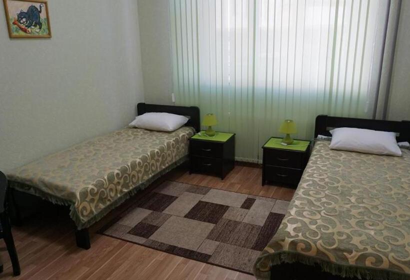 اتاق استاندارد, Happy Cat