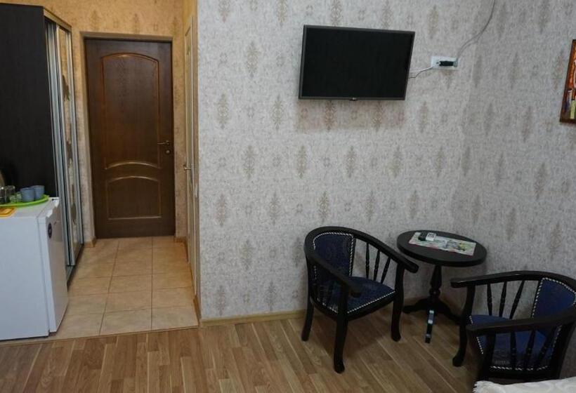 اتاق استاندارد, Happy Cat