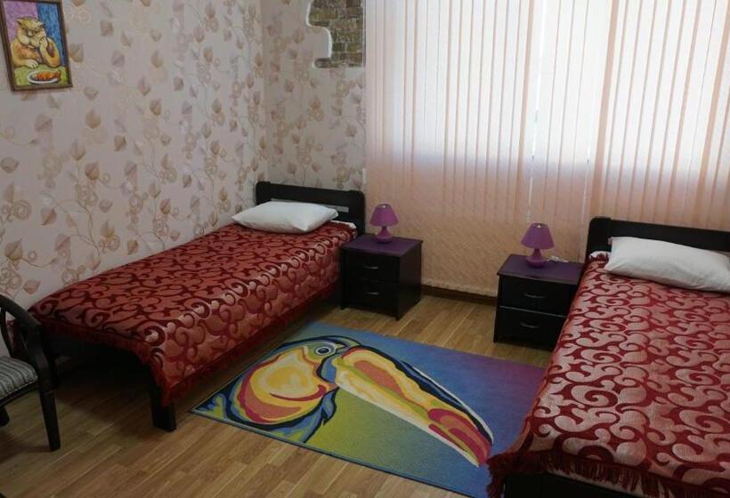 اتاق استاندارد, Happy Cat