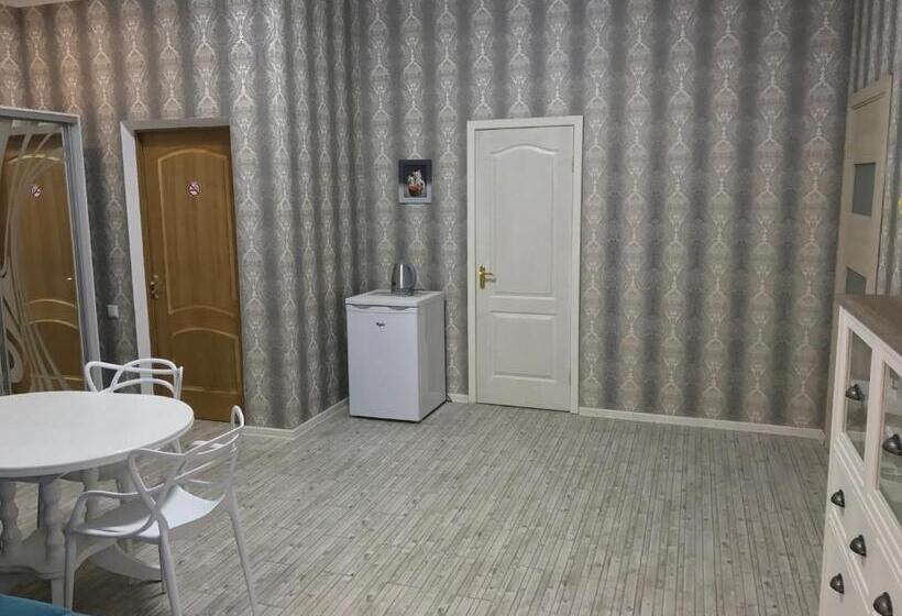 استودیوی لوکس, Happy Cat