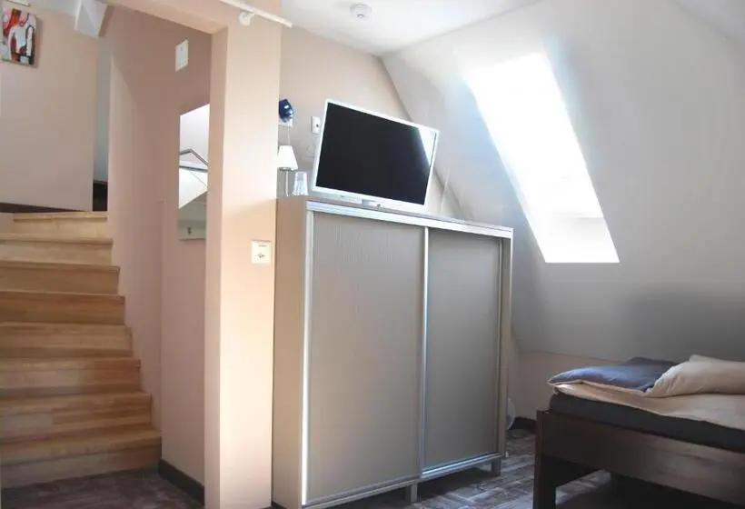 スタンダードスタジオ, Bnb Comfort Guesthouse Olten   Lostorf