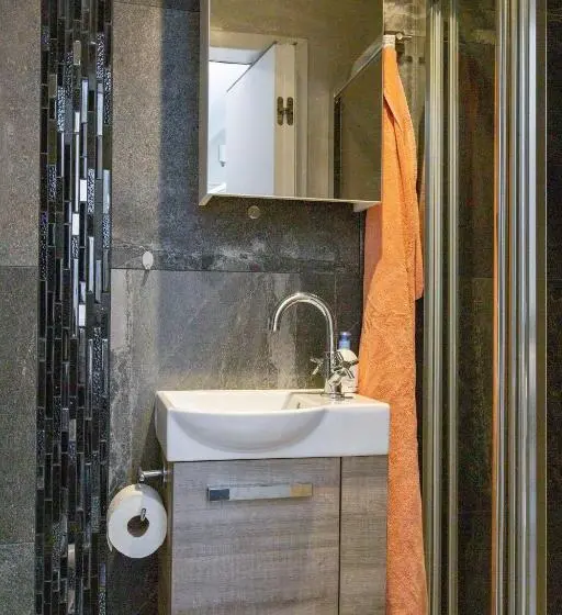 スタンダードスタジオ, Bnb Comfort Guesthouse Olten   Lostorf