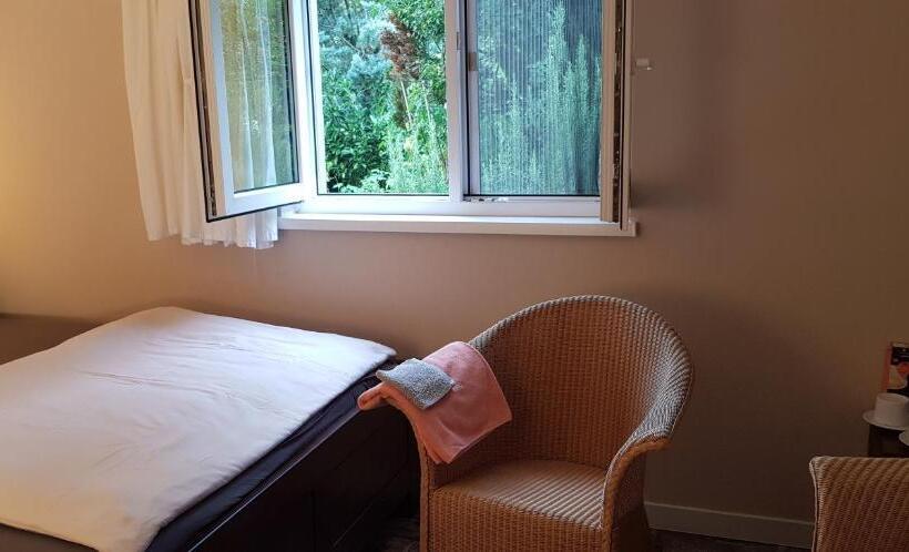 Номер Стандарт Вид на Сад, Bnb Comfort Guesthouse Olten   Lostorf