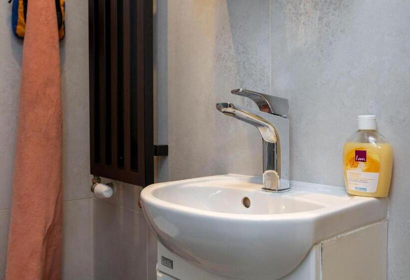 스탠다드 발코니 룸, Bnb Comfort Guesthouse Olten   Lostorf