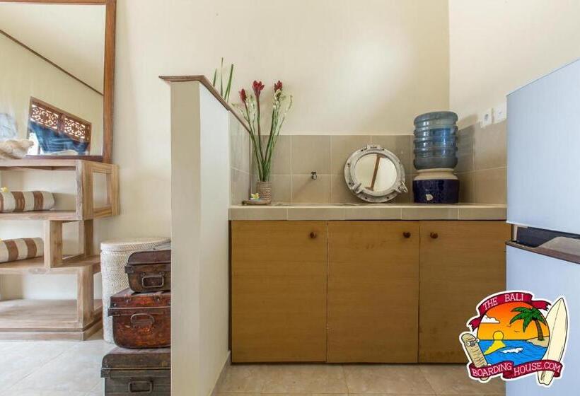 غرفة قياسية مزوَّدة بشُرفة, The Bali Boarding House