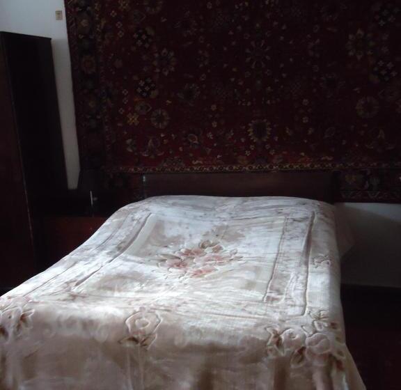 اتاق استاندارد سه نفره, Maka & Khato In Kazbegi