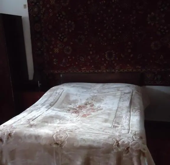 اتاق استاندارد سه نفره, Maka & Khato In Kazbegi