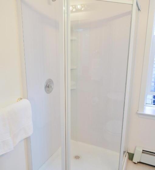 חדר סטודיו סטנדרד, Brown & Hawkins Historical Apartments