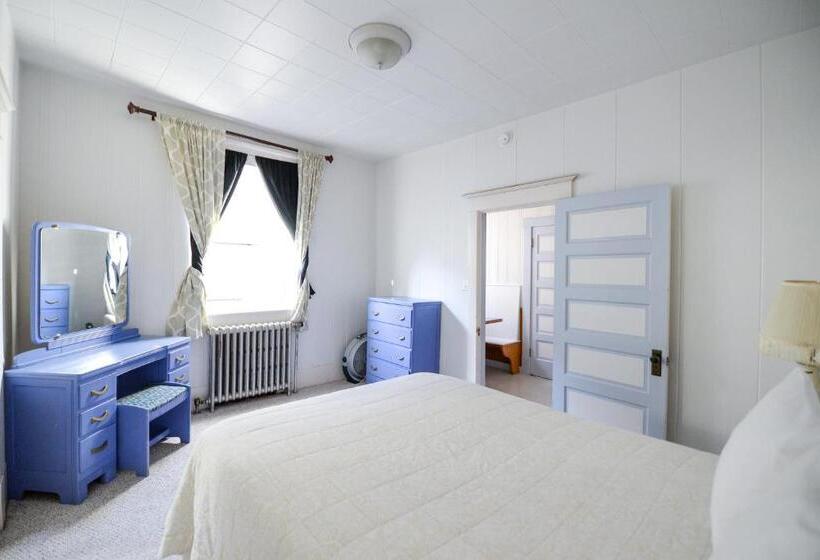 Апартаменты 1 Спальня, Brown & Hawkins Historical Apartments