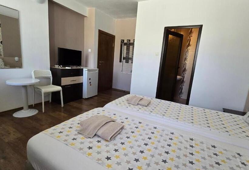 חדר סטנדרט עם מרפסת, Estreya