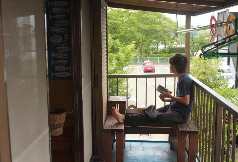 Трехместный Номер Стандарт с Балконом, Katsuo Guest House