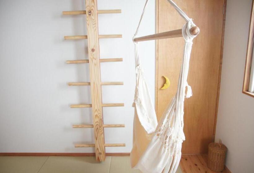 غرفة قياسية رباعية, Katsuo Guest House