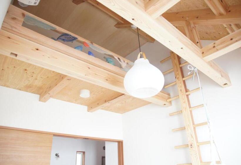 غرفة قياسية رباعية, Katsuo Guest House