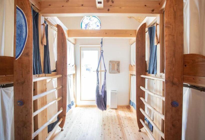 غرفة عائلية, Katsuo Guest House