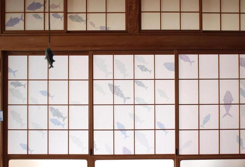 غرفة قياسية ثلاثية مزودة بشرفة, Katsuo Guest House