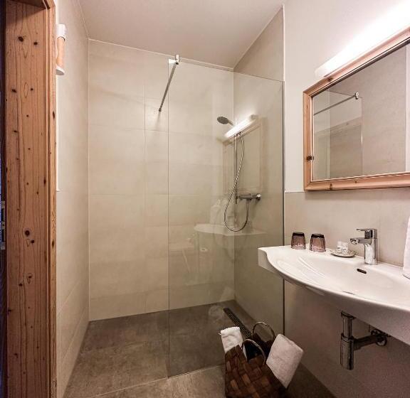 1 Bedroom Apartment Lake View, Gmundnerberghaus