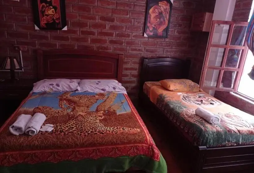 スタンダードトリプルルーム, Hostal D´mathias