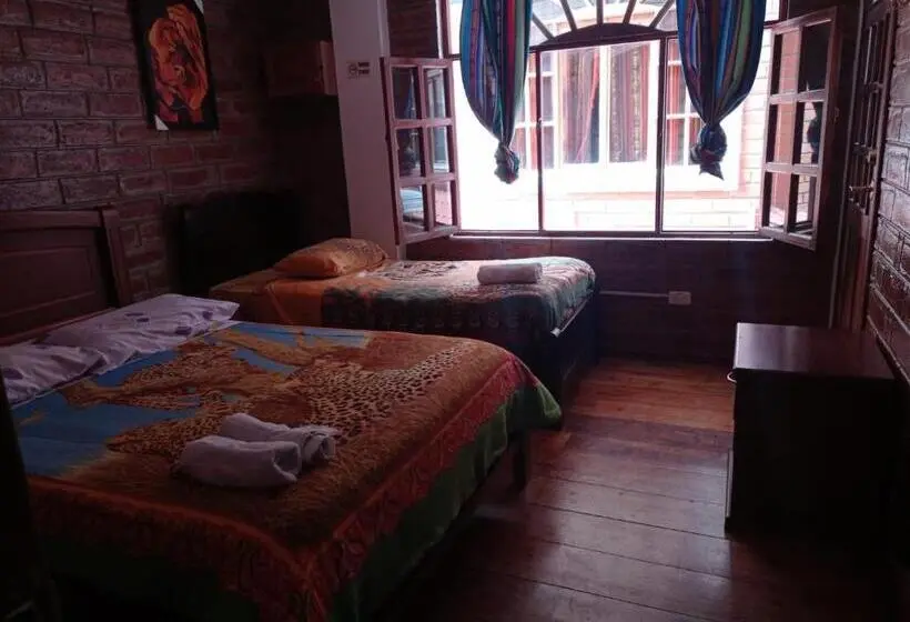 スタンダードトリプルルーム, Hostal D´mathias