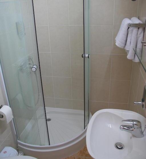 اتاق استاندارد چهار تخته, Konak Požarevac