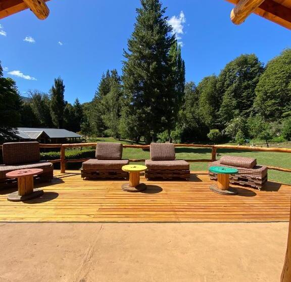 ルームシェアのワンベッド, Las Carpitas