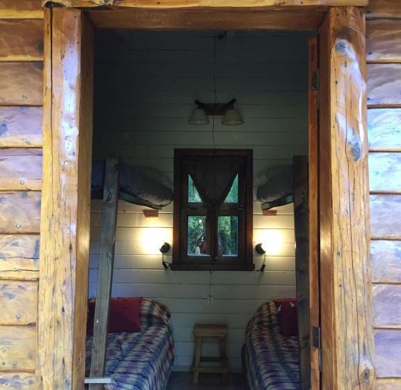 ルームシェアのワンベッド, Las Carpitas