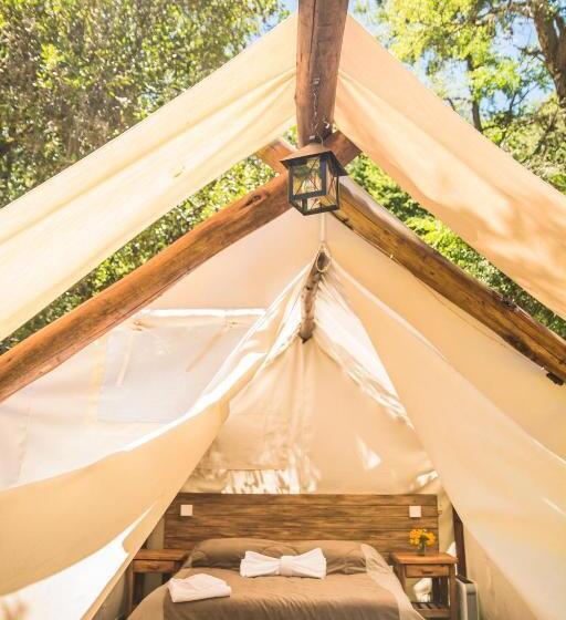 Standard Tent, Las Carpitas