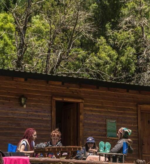 ルームシェアのワンベッド, Las Carpitas