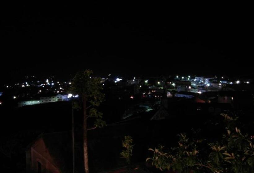 Standard Triple Room with Terrace, Three Palms Fianar