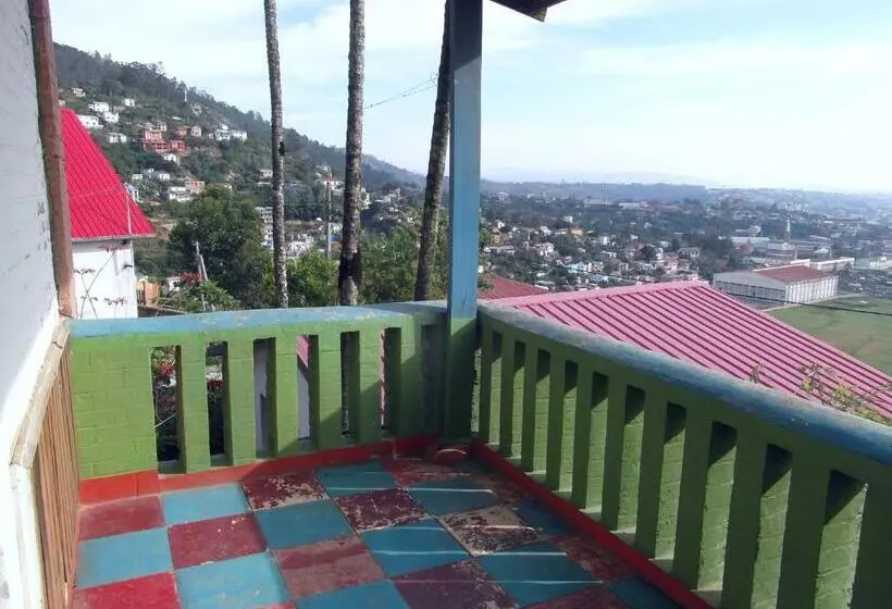Standard Triple Room with Terrace, Three Palms Fianar