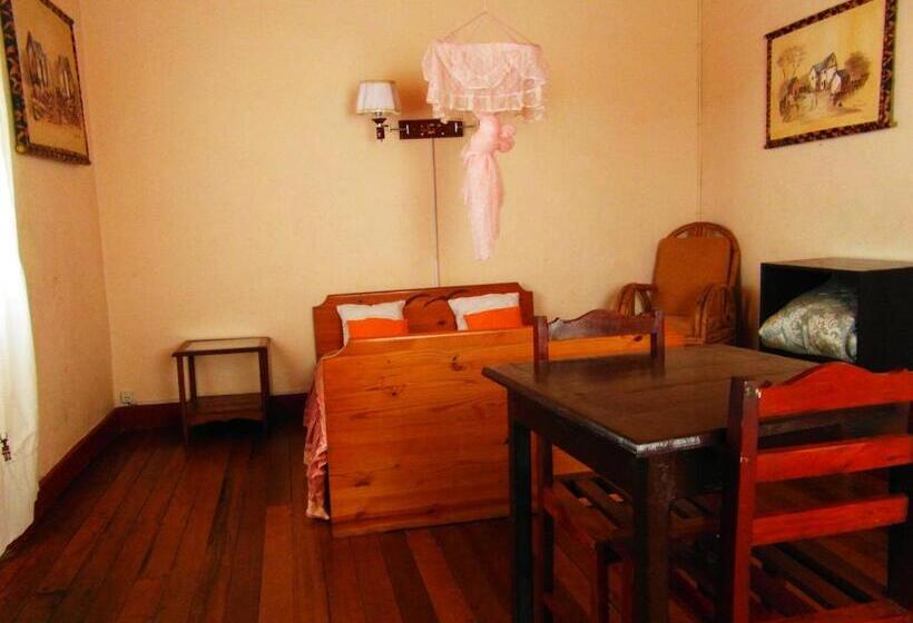 Standard Triple Room with Terrace, Three Palms Fianar