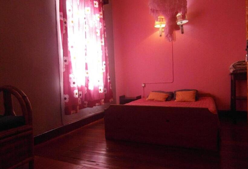 اتاق سوپریور, Three Palms Fianar