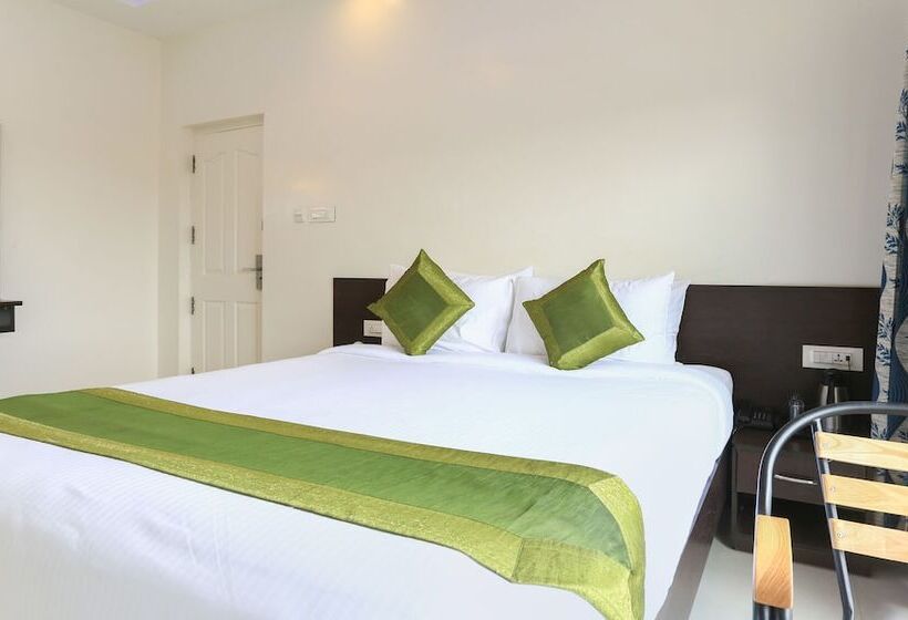 חדר דלוקס, Treebo Light House, 900 Mtrs From Botanical Garden