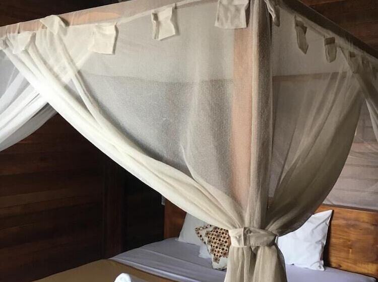 غرفة قياسية, Linda Beach