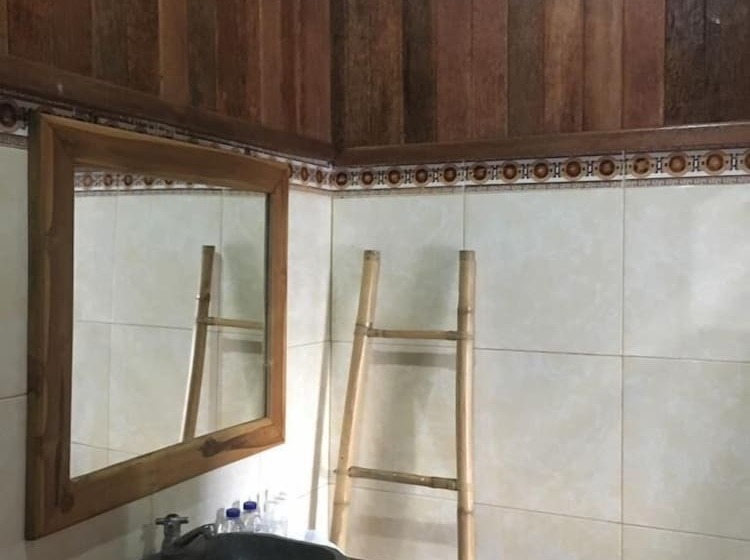 غرفة قياسية, Linda Beach