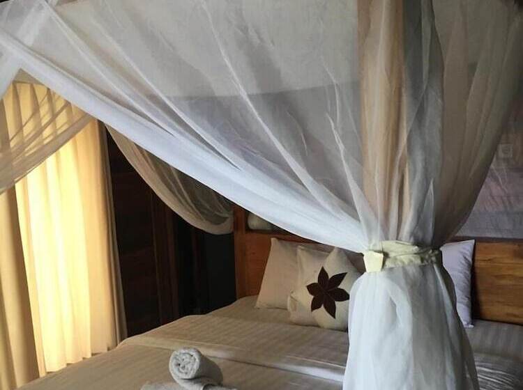 غرفة قياسية, Linda Beach