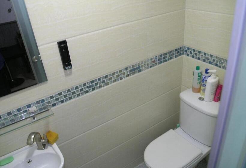 اتاق استاندارد سه نفره, Majestic 7 Guesthouse