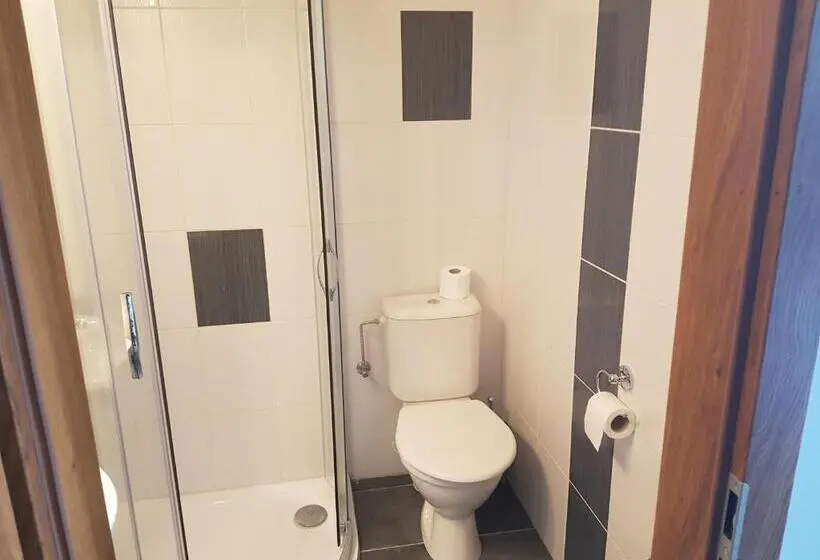 Standard Kolmen Hengen Huone, Restaurace & Penzion U Tří Jasanů