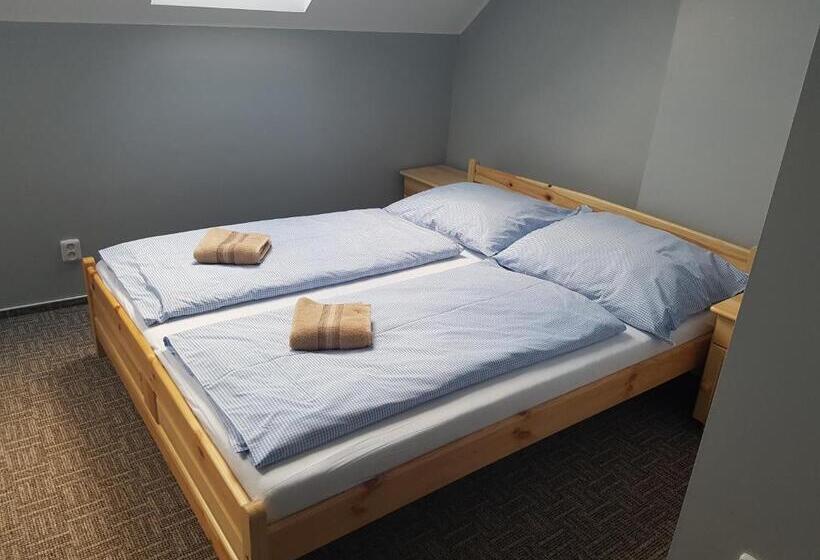 스탠다드 트리플 룸, Restaurace & Penzion U Tří Jasanů