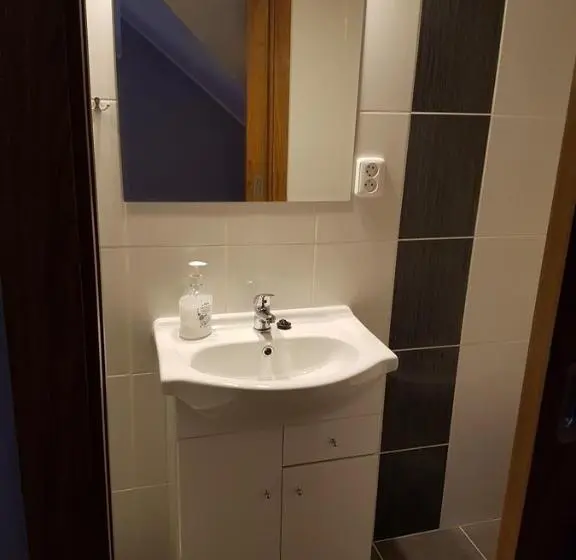 Standard Yhden Hengen Huone, Restaurace & Penzion U Tří Jasanů