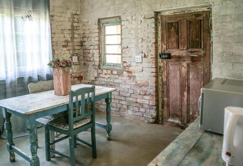 Номер Deluxe, The Green Acorn Guest House