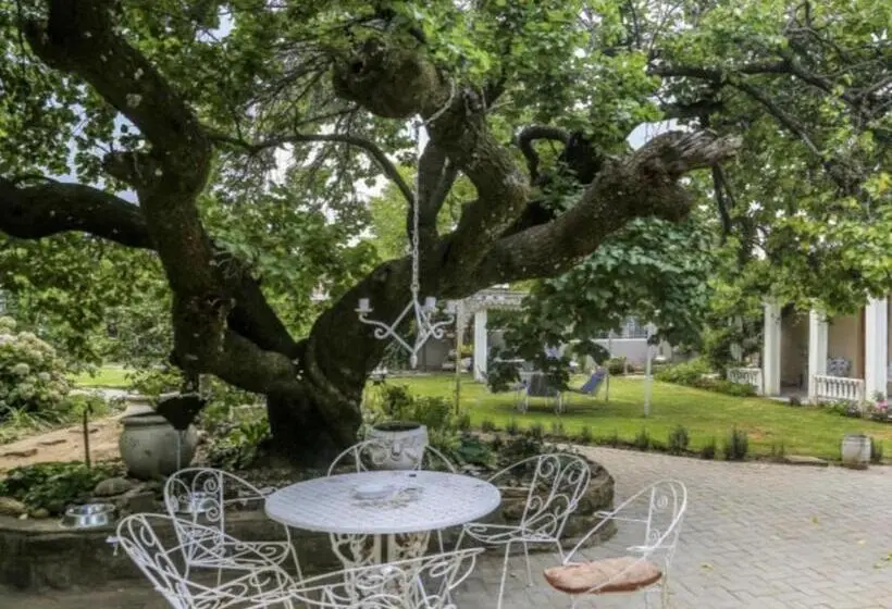 ガーデンビュースタンダードルーム, The Green Acorn Guest House