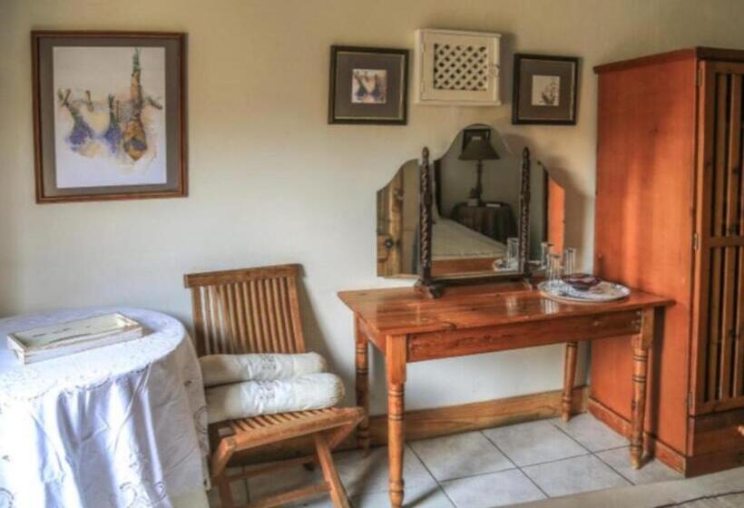 이코노미 룸, The Green Acorn Guest House