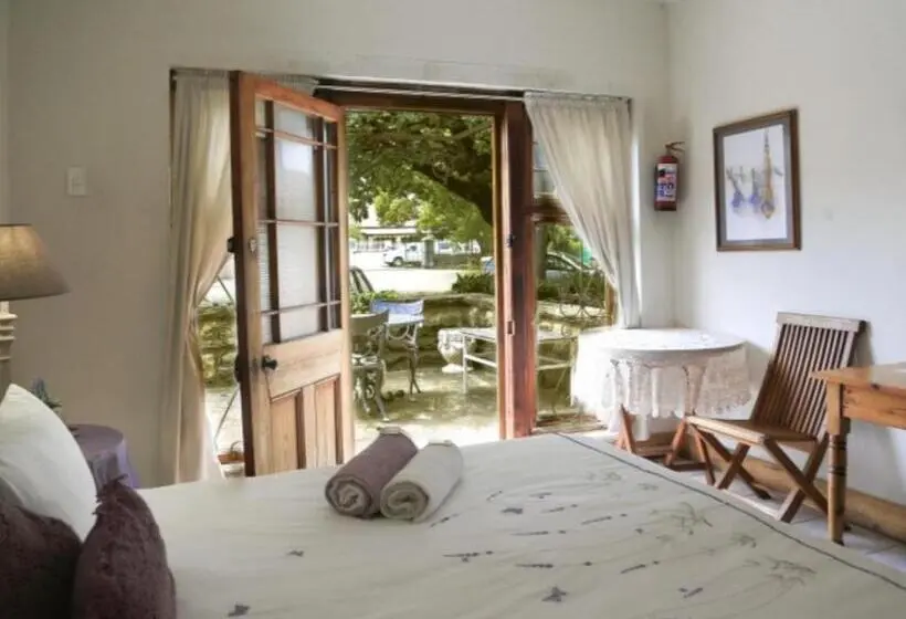 エコノミールーム, The Green Acorn Guest House