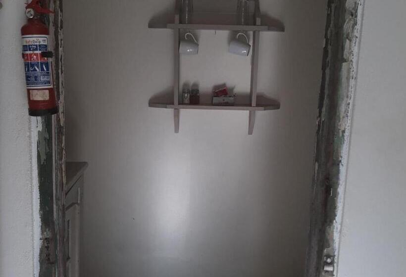 Дом 1 Спальня, The Green Acorn Guest House