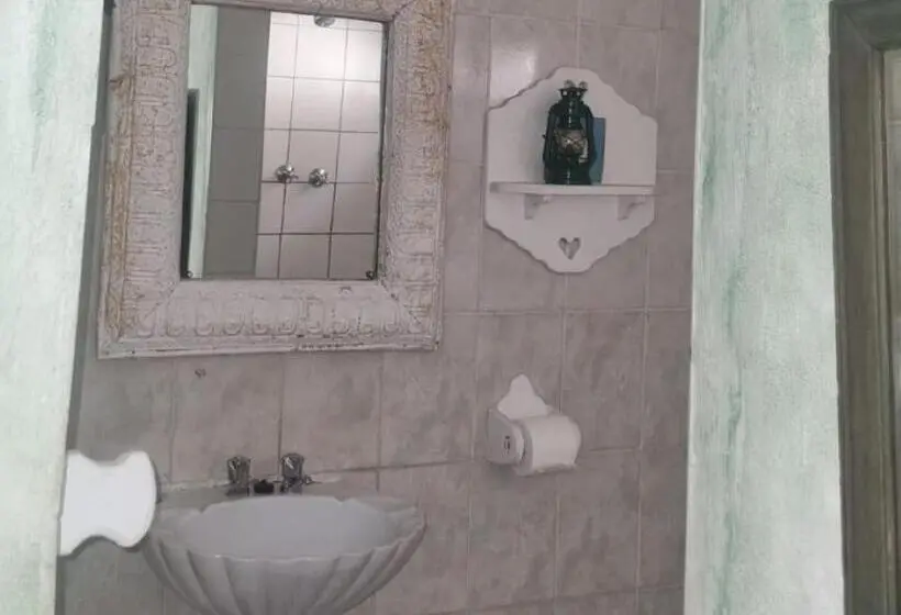 エコノミートリプルルーム, The Green Acorn Guest House