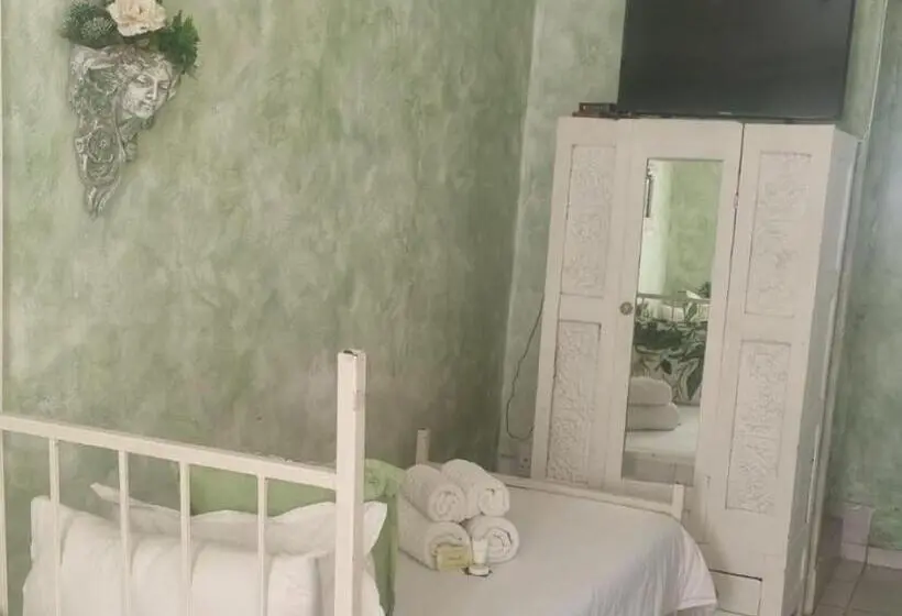 エコノミートリプルルーム, The Green Acorn Guest House
